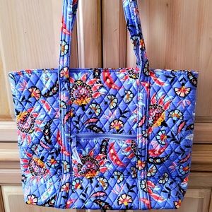 VERA BRADLEY MURAL GARDEN -NWT-large Vera Tote Shoulder Bag